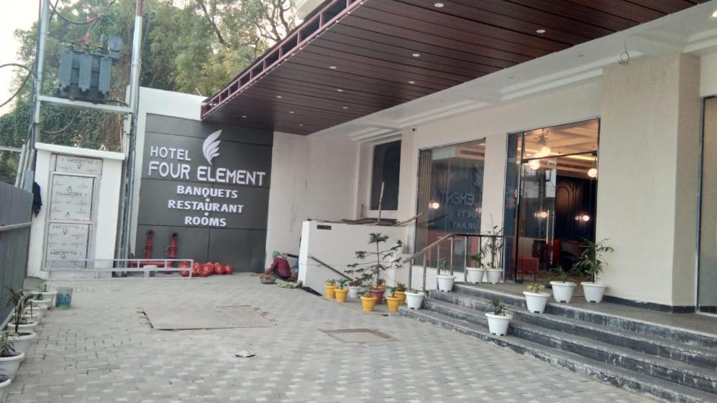 Hotel Four Element Varanasi Eksteriør billede